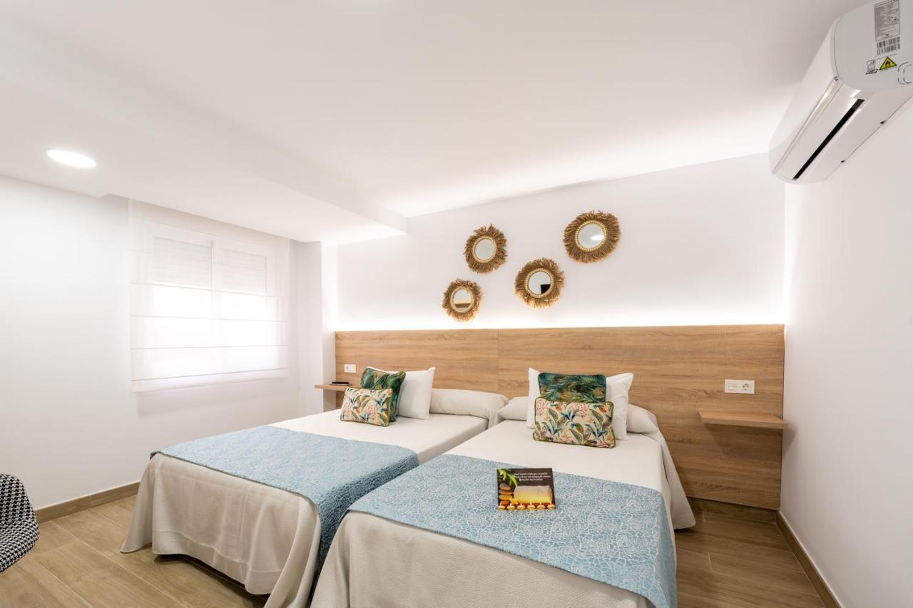Hostal Romerito Малага Экстерьер фото