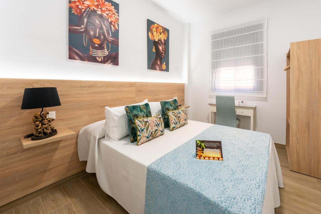 Hostal Romerito Малага Экстерьер фото