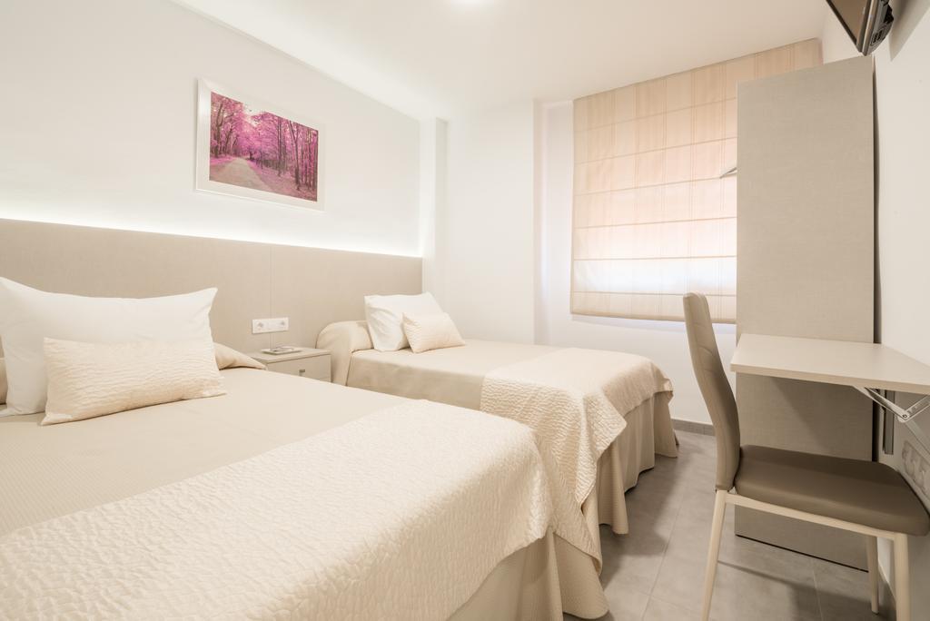 Hostal Romerito Малага Экстерьер фото