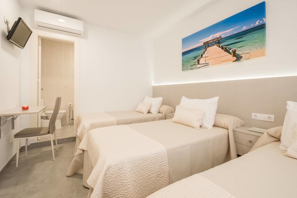 Hostal Romerito Малага Экстерьер фото